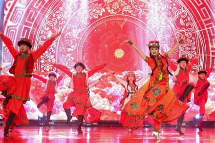 Diverse traditions and modern ties unite youth in Fuzhou