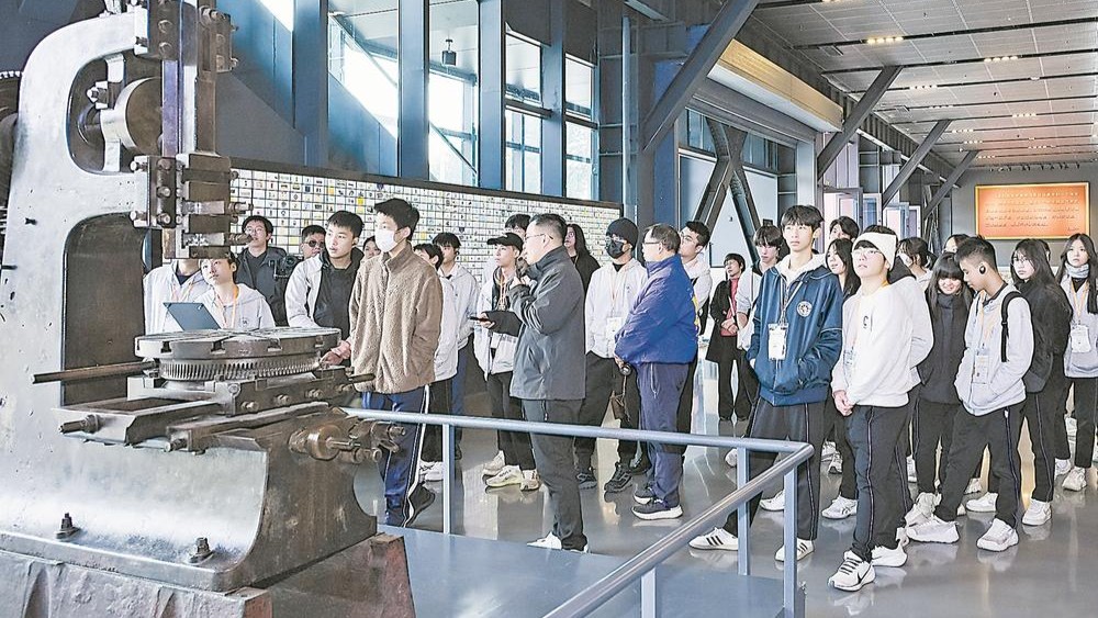 交流团参观中国船政文化博物馆