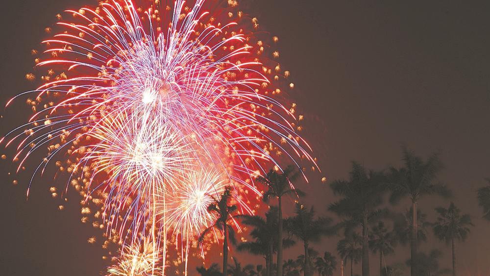 厦金焰火 共庆新春