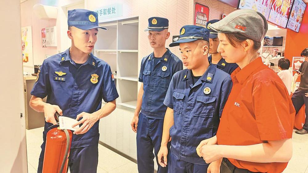 晋江开展夜间消防专项巡查宣传