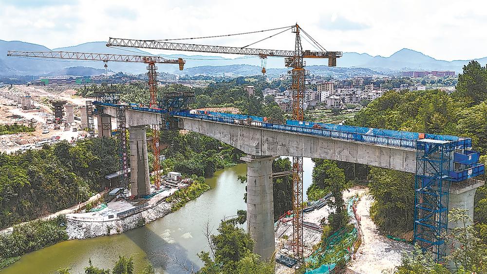 福州港后铁路建设取得新突破