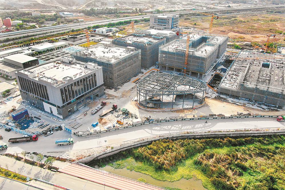 泉州芯谷南安科创中心一期厂房主体结构封顶